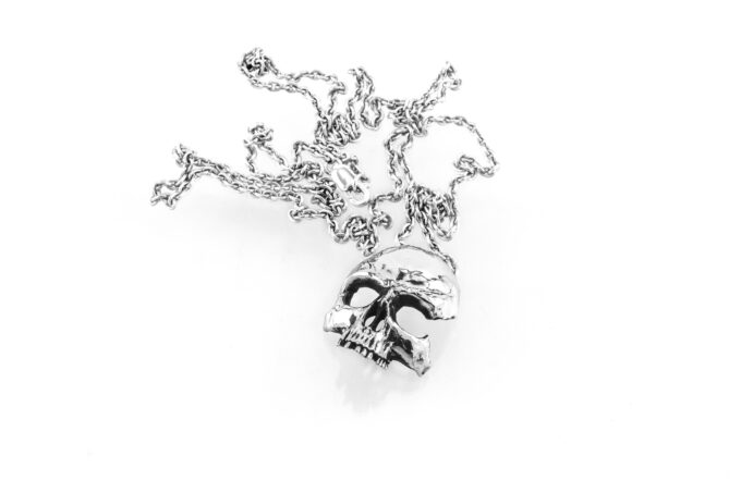 Intenebris-Large Fractured-Skull-Pendant-Necklace-sterling-silver